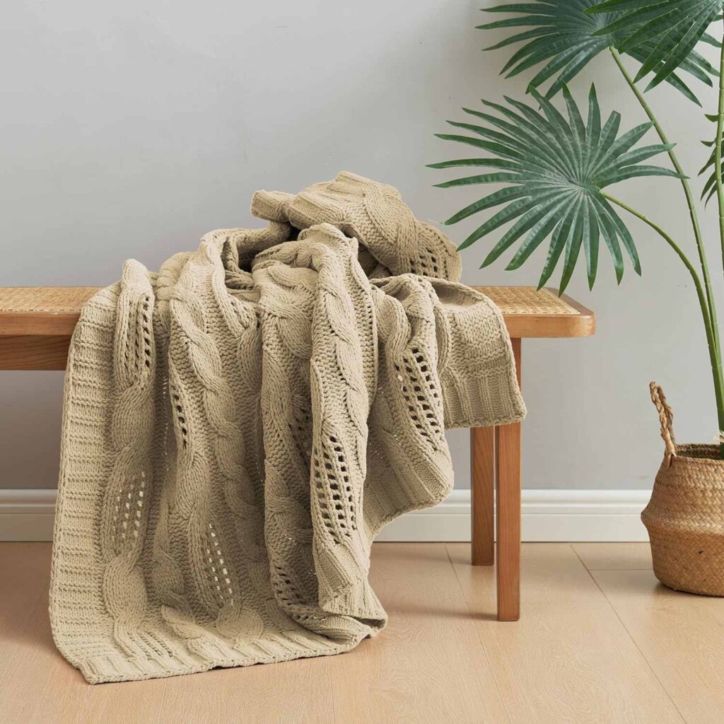 Amélie Home Cable Knitted Throw Blanket for Couch